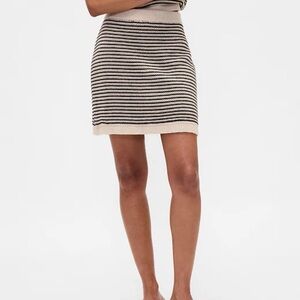 NEW Gap Mixed-Stitch Sweater mini Skirt Size Medium M NWT